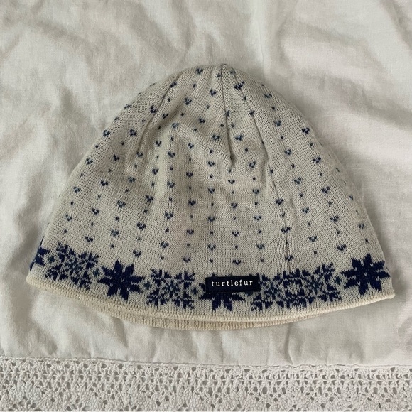 Turtle Fur Adult Wool blend snowflake fleece lined Beanie white blue holiday - Picture 1 of 7